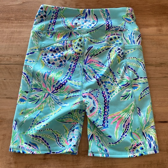 Lilly Pulitzer Weekender High Rise Shorts Bermuda Blue Turtle Luxletic UPF 50+ - Picture 7 of 8